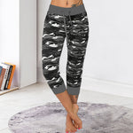 Pantalon capris à cordon de serrage et imprimé camouflage