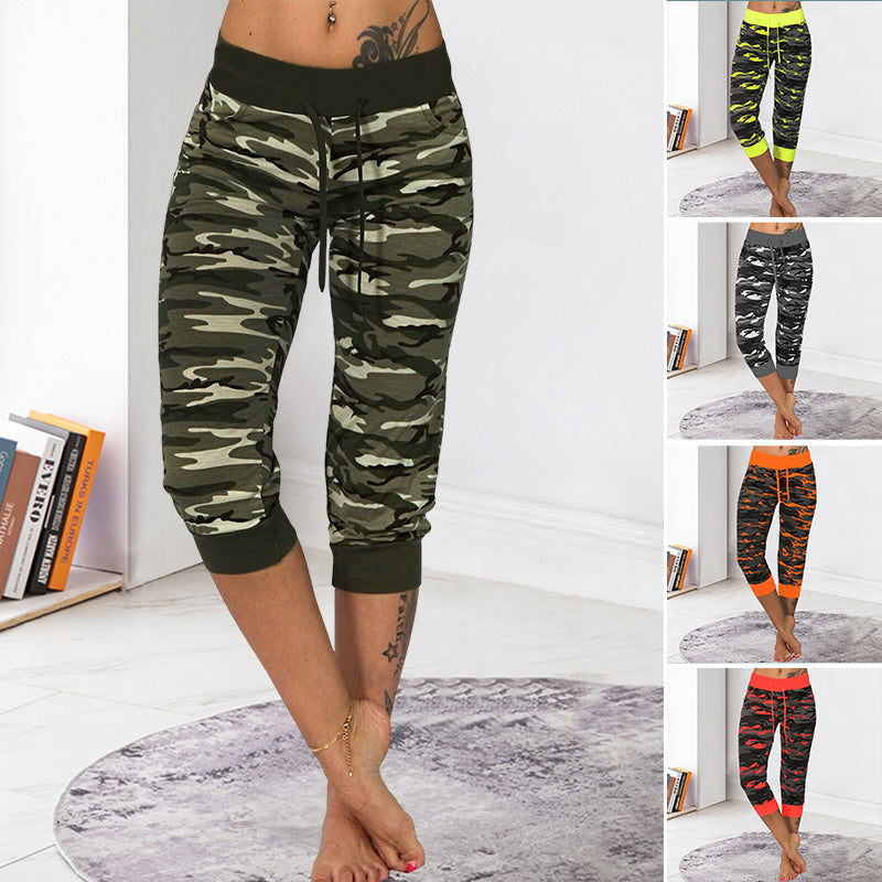 Pantalon capris à cordon de serrage et imprimé camouflage